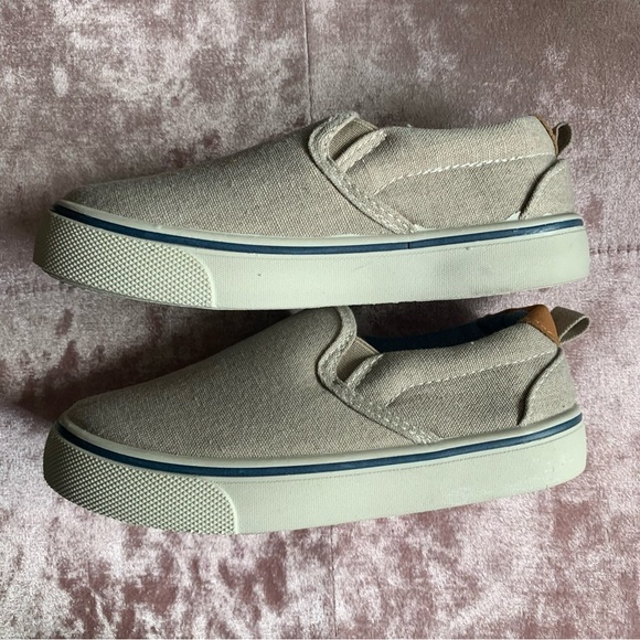 👗Children’s Natural/Tan Boat Shoes size 11 - Picture 6 of 8